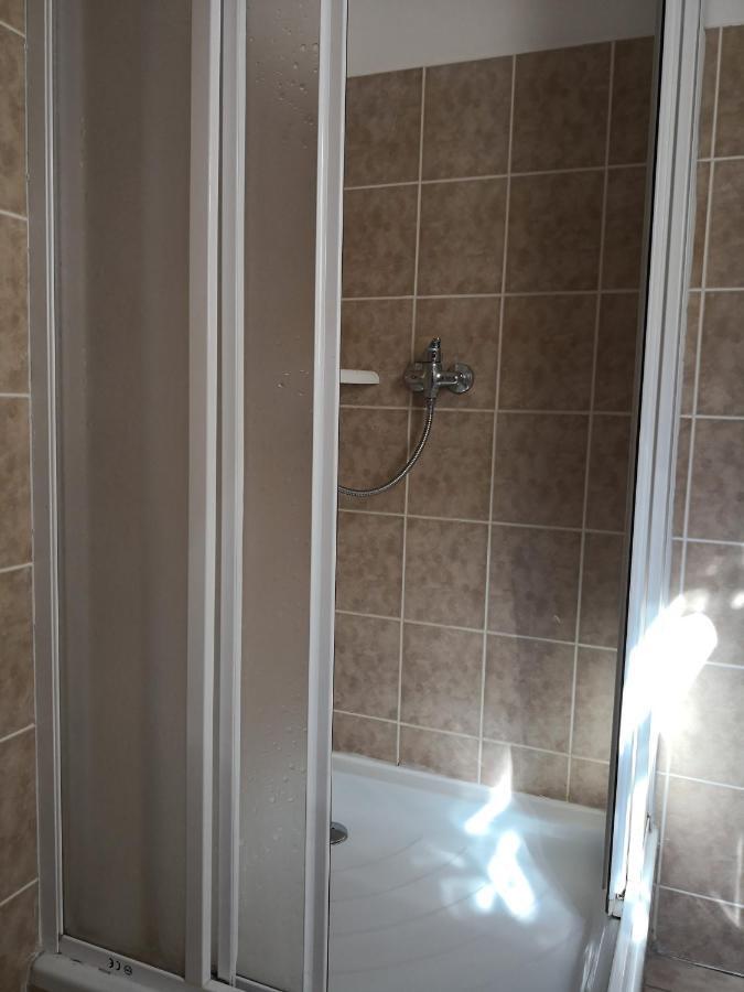 Ubytovani U Machova Jezera - Apartmany - Ludmila Grulisova Doksy  Exterior photo